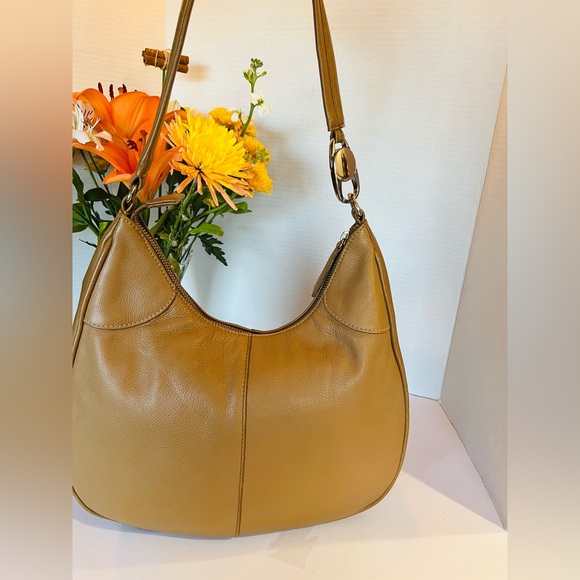 APOSTROPHE Hobo Bag Purse Classic Faux Vegan Leather w Silver Hardware in Camel - Picture 9 of 12